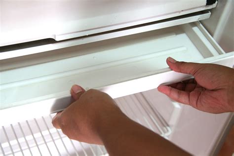 4 Ways to Fix a Leaking Refrigerator